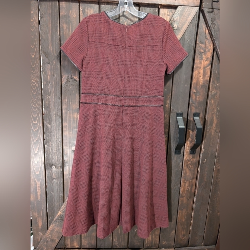Ann Taylor burgundy dress size 6 - Picture 4 of 9